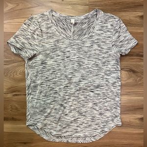 Lululemon heather grey tee